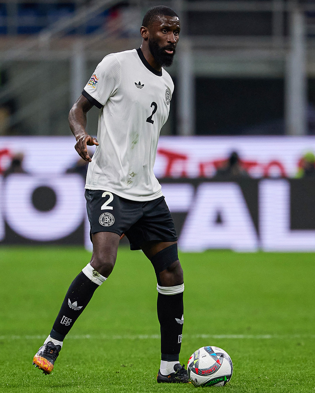 包含清晨欧联传出新动向，塞维利亚造点机会，管理层表态：信心回归，更衣室氛围转暖的词条