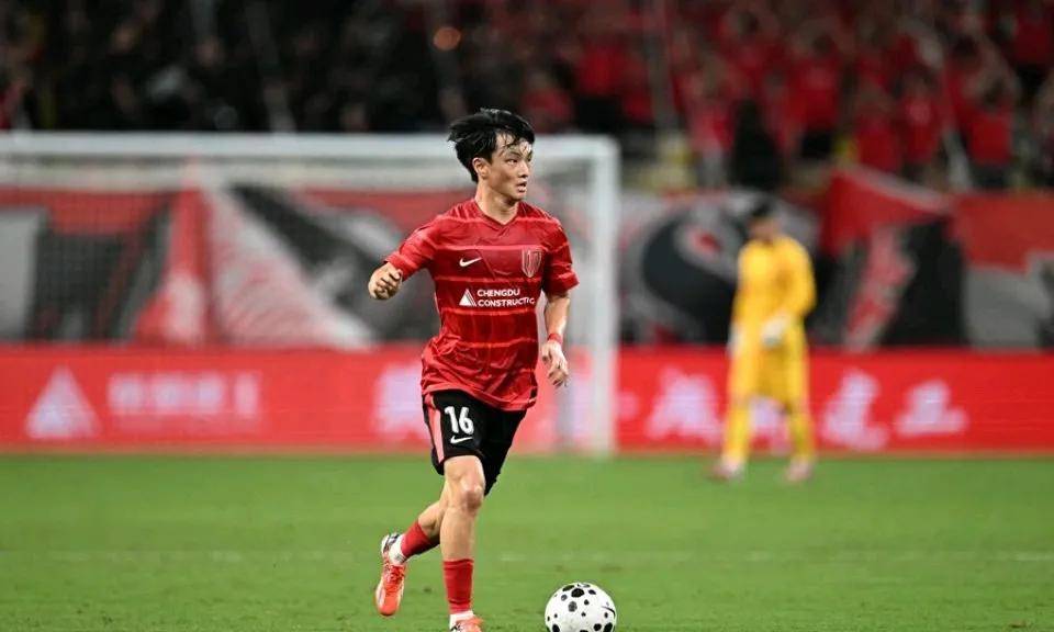 赛地聚焦:亚冠集结日热度飙升,广州队篮板制胜,目标明确,年轻球员得到机会的简单介绍 赛地聚焦:亚冠集结日热度飙升,广州队篮板制胜,目标明确,年轻球员得到机会的简单介绍