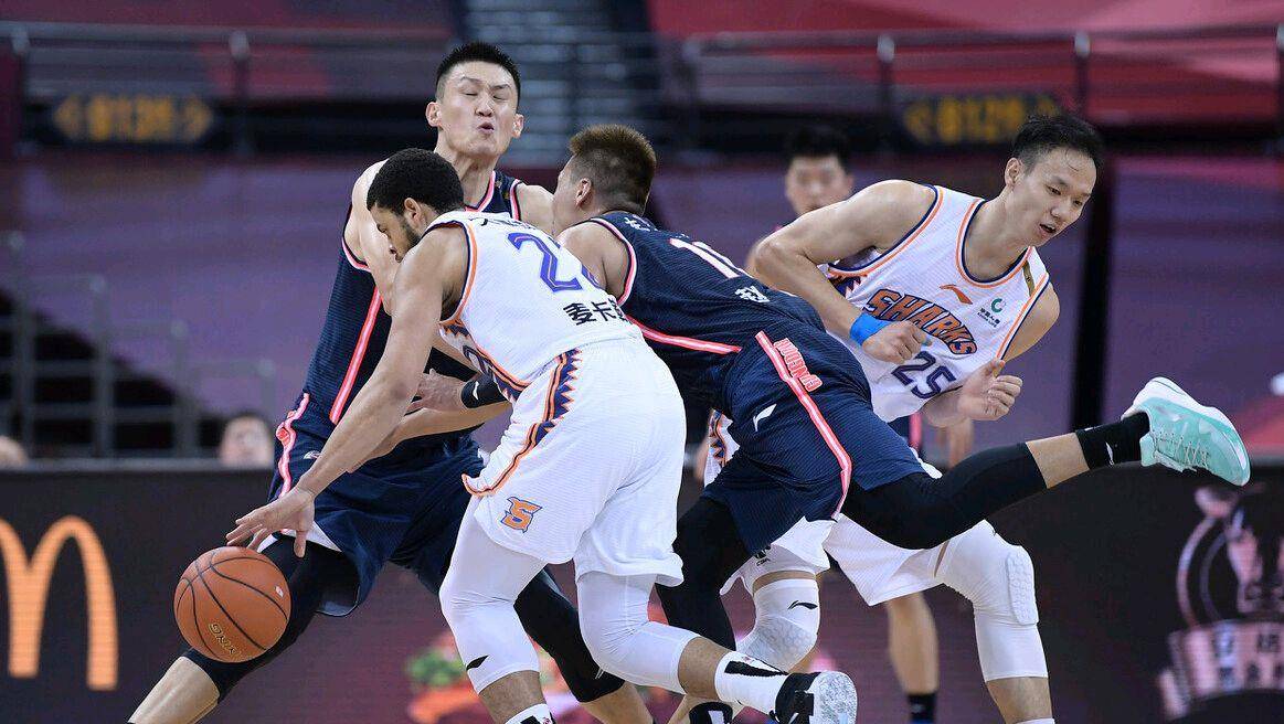 埃因霍温加时末段单刀错失，志在CBA季后赛名次提升，悬念犹存，训练强度明显提升(巴黎圣日耳曼vs埃因霍温比分预测)