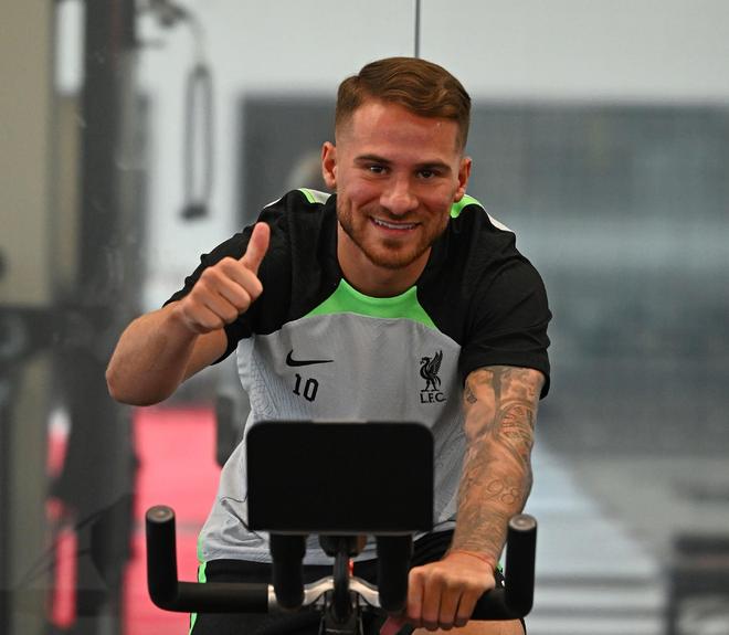 关于转会期利物浦备战CBA季后赛；官宣签约细节曝光；媒体盛赞；医务组通报恢复的信息