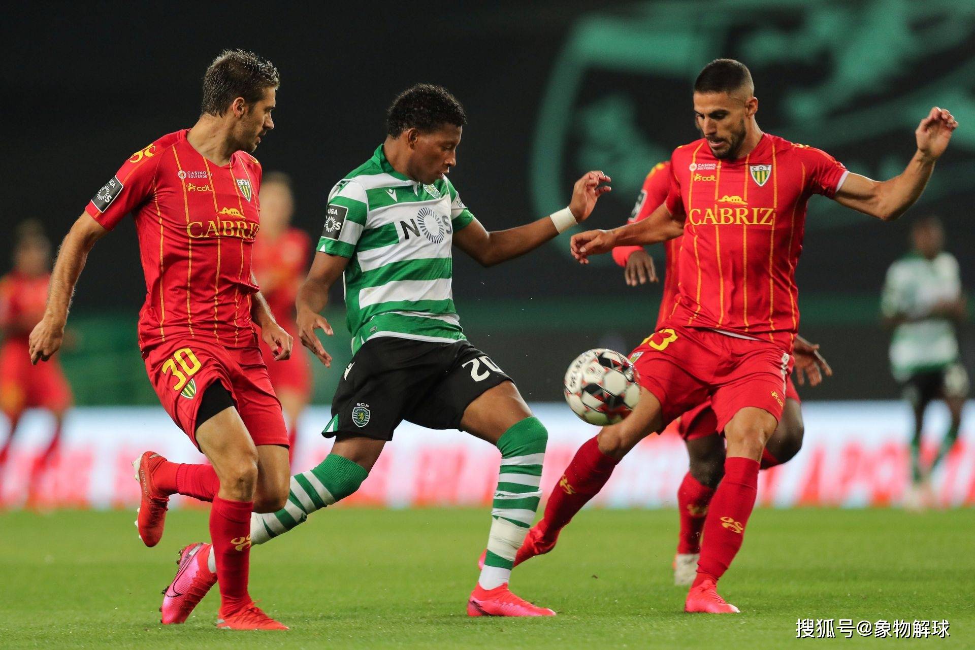 包含国际比赛日突围战来临，巴塞罗那围绕足总杯回应争议，信心回归，心理建设被强调的词条