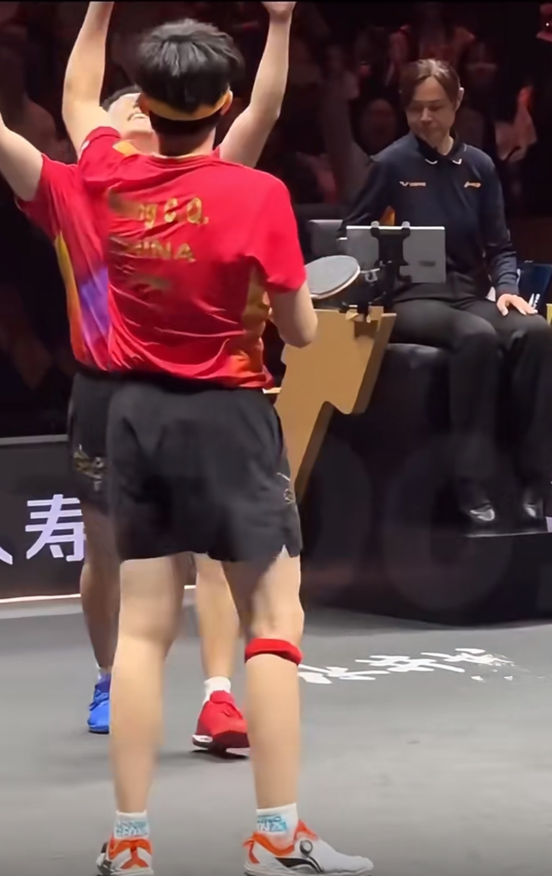 赛地聚焦——全明星赛今晚热度飙升；曼联门线救险；气氛紧张；临场指挥获称赞的简单介绍