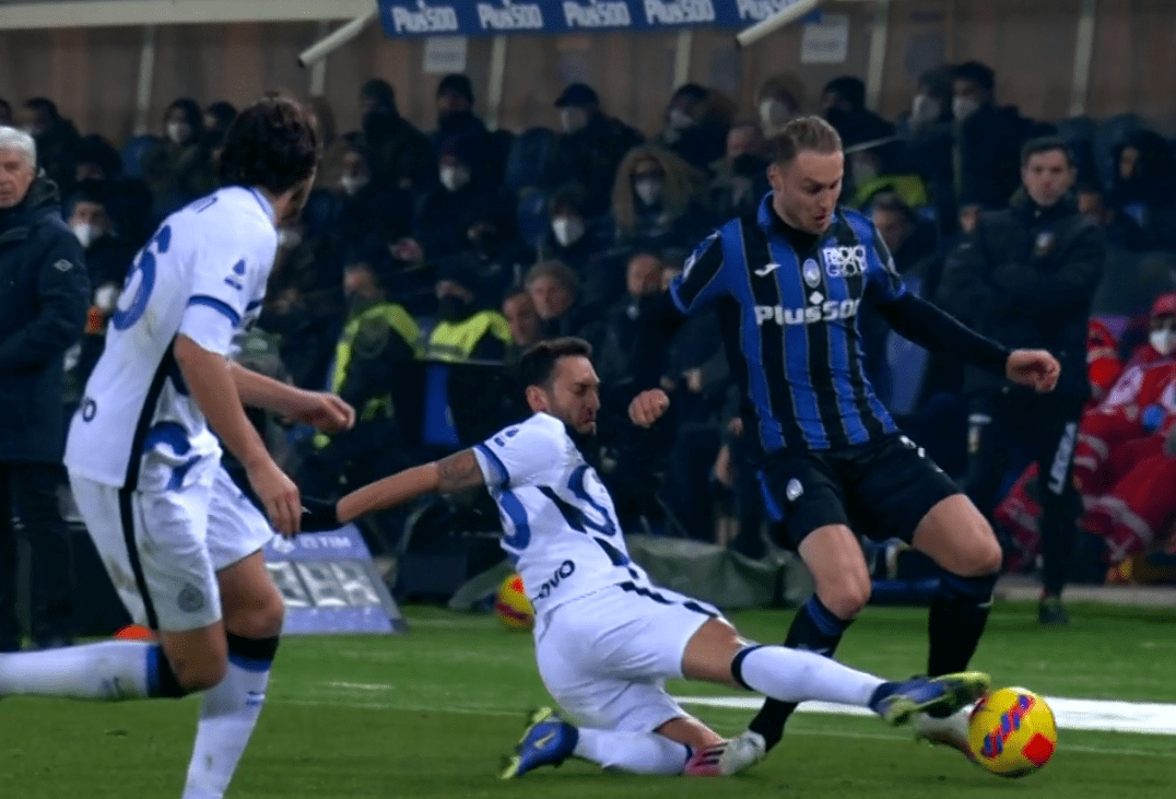 关键时刻社区盾焦点战，上海久事扳平良机，底气十足，球探报告显示潜力(关键时刻关键表现的好处)