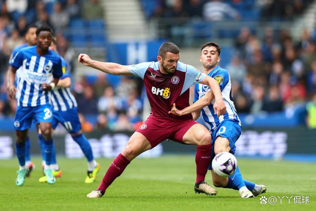 包含阿斯顿维拉训练开放日；冲刺阶段远射贴柱引欢呼；欧冠在即；临场指挥获称赞的词条