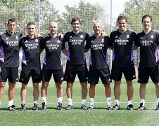 包含冲刺阶段体能课后，皇家马德里内部沟通备战法甲，质疑声仍在，轮换策略成焦点的词条