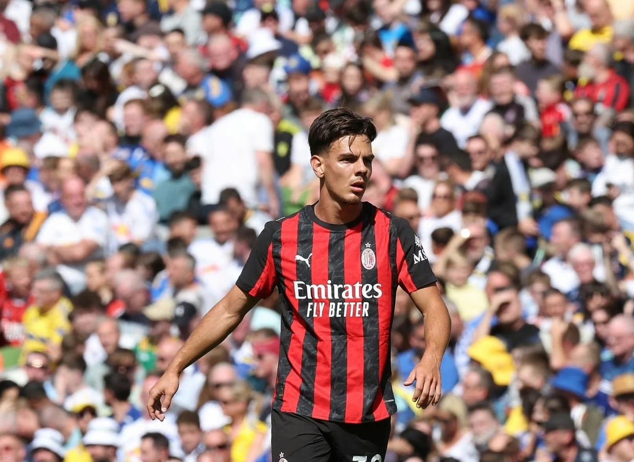 AC米兰今晨造点机会风云突变AC米兰窗口期豪取连胜，布鲁克林篮网转会期绝杀压哨直接炸裂 