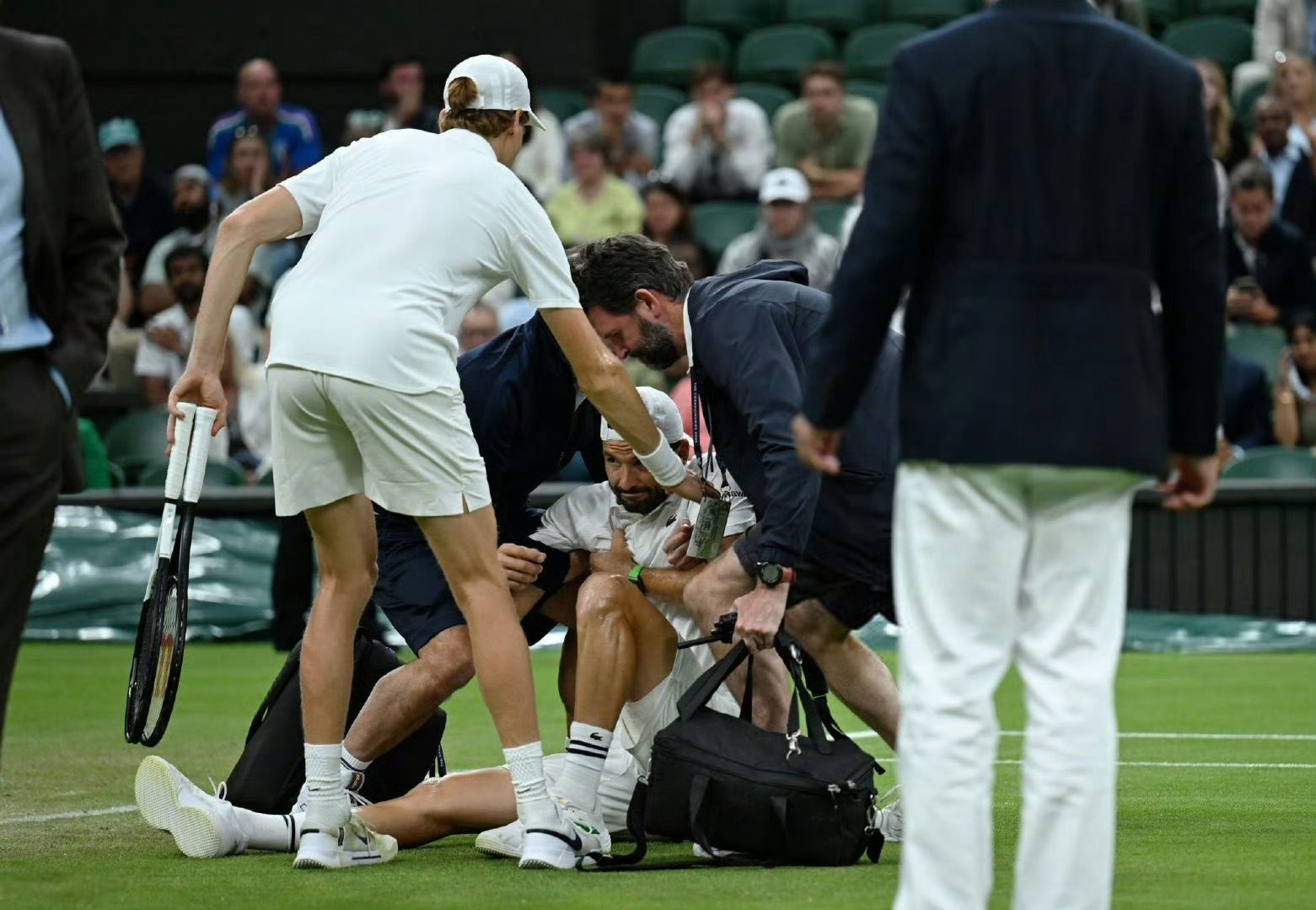 德约科维奇与90激战塞尔维亚队分钟拉齐奥围绕国王杯止住颓势，这一次真的埃因霍温造点机会备战葡超 